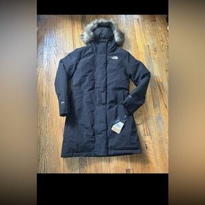 NWT The North Face Women's Arctic Parka Black With Grey Fur - Size XL